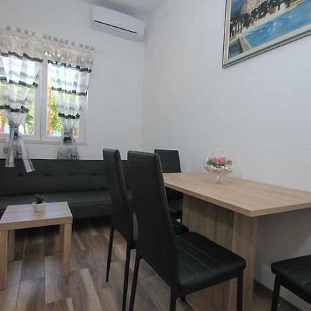 Apartment Afrodita Kaštela 外观 照片